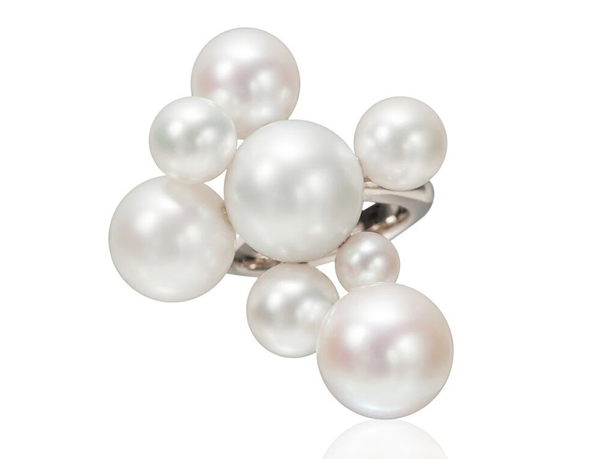 Contemporary Bubble Ring A youthful and edgy mix of South Sea and Akoya Pearls, the Bubble Ring by Sean Gilson for Assael won the prestigious 2018 Luster Award presented by the Cultured Pearl Association of America. 