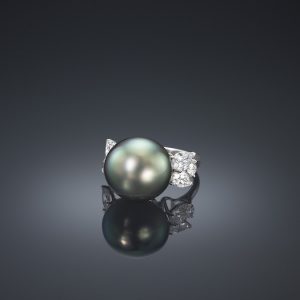 Classic Tahitian Cultured Pearl and Diamond Ring