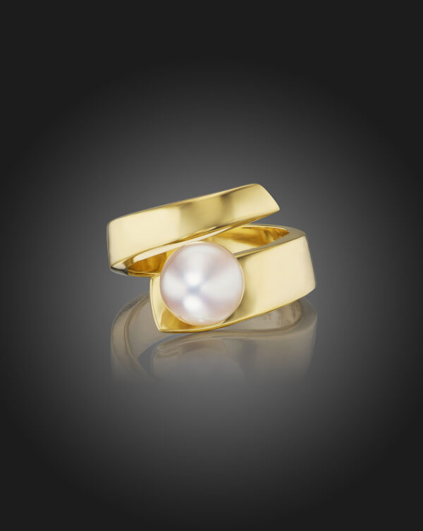 Small Wrap Ring stars a lustrous Akoya Cultured Pearl in a band of 18K Yellow Golld
